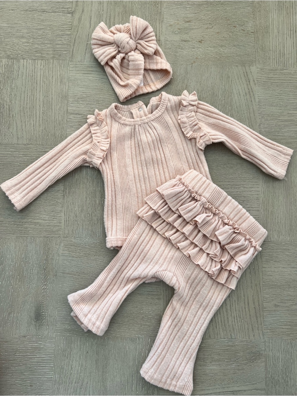 🌟3/$25🌟 Rachel Zoe Ruffle 3-Piece Baby Girl Outfit Set